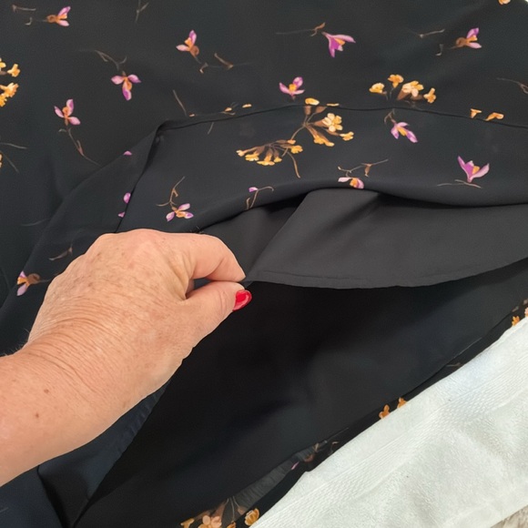 Madewell Georgette V neck beautiful floral midi dress from Bloomingdale’s. - Picture 13 of 13